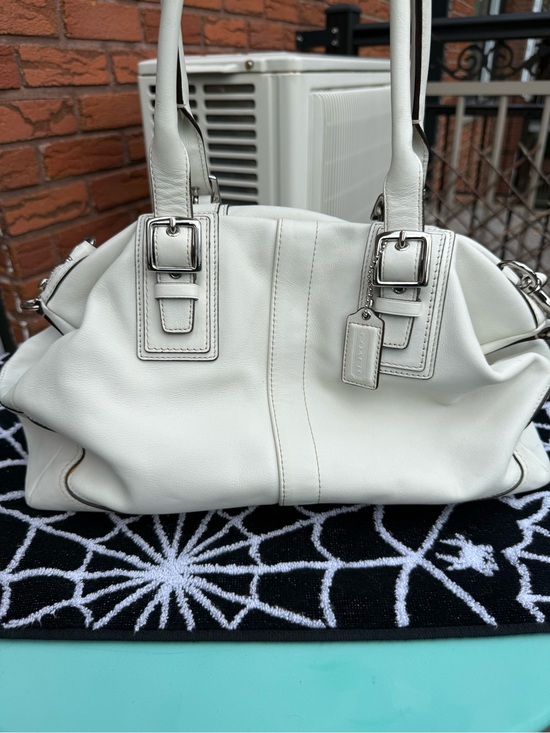 Coach Handbags - Coach Large Purse